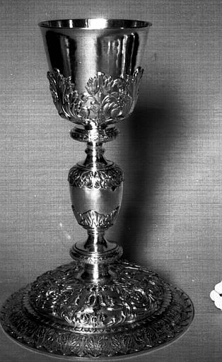 Calice en argent (numéro 2) : acanthes en volutes - © Ministère de la Culture (France), Médiathèque du patrimoine et de la photographie, diffusion RMN-GP