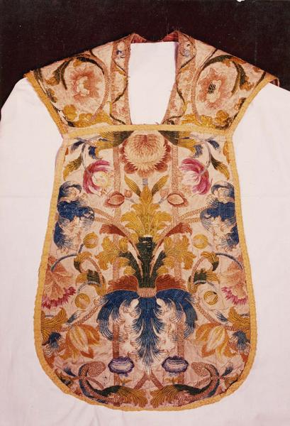 chasuble, vue générale - © Ministère de la Culture (France), Médiathèque du patrimoine et de la photographie (objets mobiliers), tous droits réservés