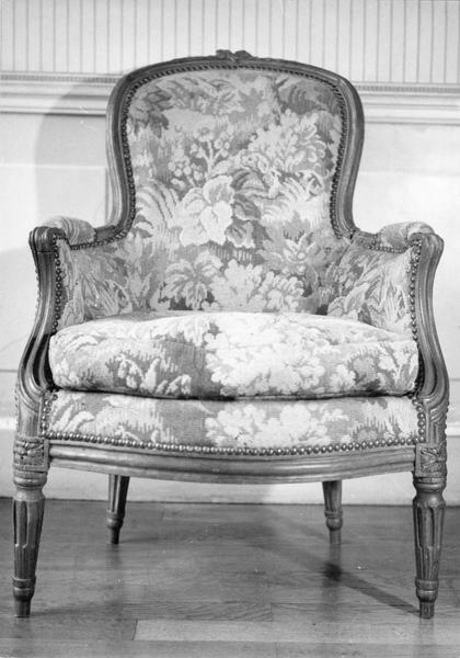 fauteuil, vue générale - © Ministère de la Culture (France), Médiathèque du patrimoine et de la photographie (objets mobiliers), tous droits réservés