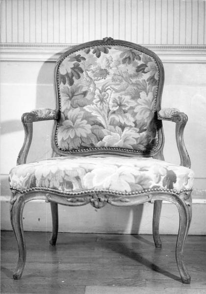 fauteuil, vue générale - © Ministère de la Culture (France), Médiathèque du patrimoine et de la photographie (objets mobiliers), tous droits réservés