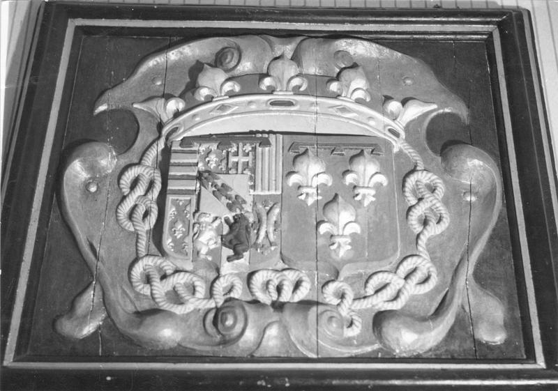 relief (cartouche), vue générale - © Ministère de la Culture (France), Médiathèque du patrimoine et de la photographie (objets mobiliers), tous droits réservés