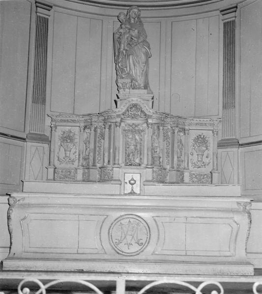 autel, tabernacle, 5 statuettes, vue générale - © Ministère de la Culture (France), Médiathèque du patrimoine et de la photographie (objets mobiliers), tous droits réservés