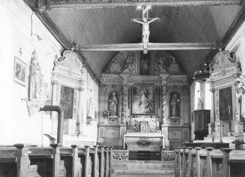 maître-autel, gradins, retable, 3 statues : saint Médard, saint Nicolas, sainte Germaine, tableau : Le Rosaire, vue générale
