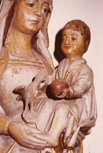 statue : Vierge à l'Enfant à l'oiseau, détail