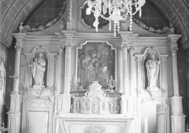 maître-autel, tabernacle, statues, 2 tableaux : L'Adoration des Mages, Dieu le Père, vue partielle