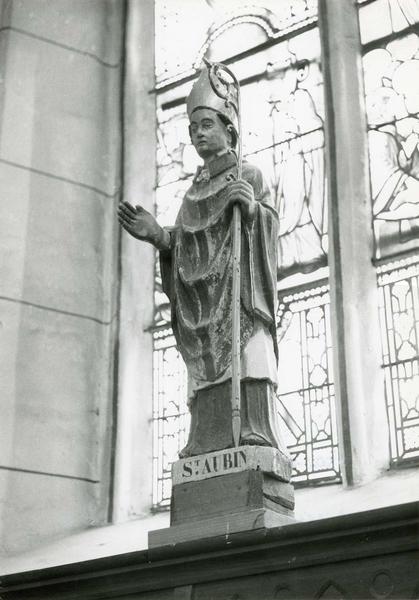 statue : Saint Aubin, vue générale - © Ministère de la Culture (France), Médiathèque du patrimoine et de la photographie (objets mobiliers), tous droits réservés