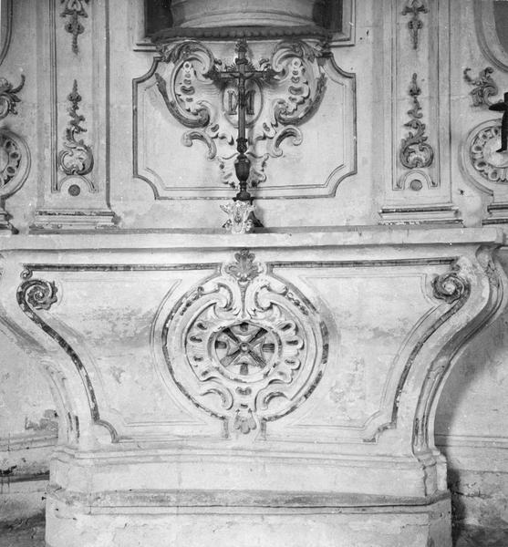 autel latéral, vue partielle