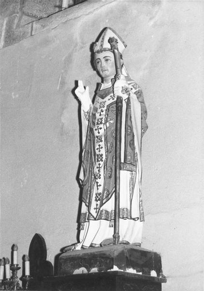 statue : Saint évêque, vue générale
