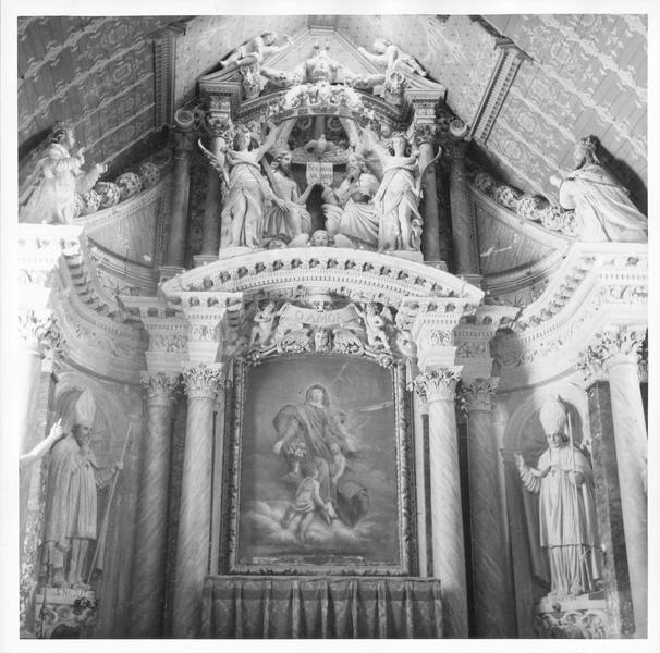 retable du maître-autel, tableau : L'Assomption, statues dont Saint Martin et Saint Nicolas, dais d'architecture, vue partielle
