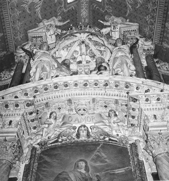 retable du maître-autel, tableau : L'Assomption, statues dont Saint Martin et Saint Nicolas, dais d'architecture, vue partielle