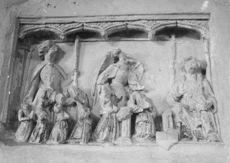 bas-relief : Saint Michel et la Vierge, vue générale