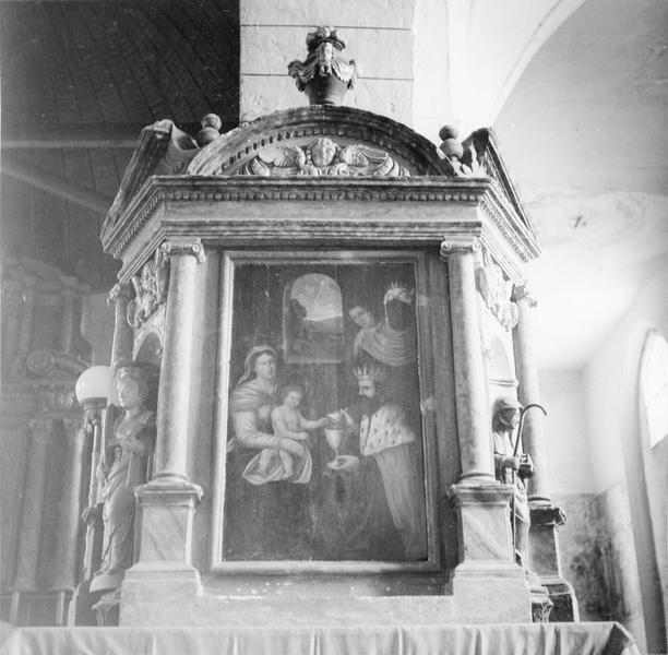 retable du pilier sud, 2 statues : Sainte Barbe, Sainte Opportune, tableau : L'Adoration des Mages, vue générale