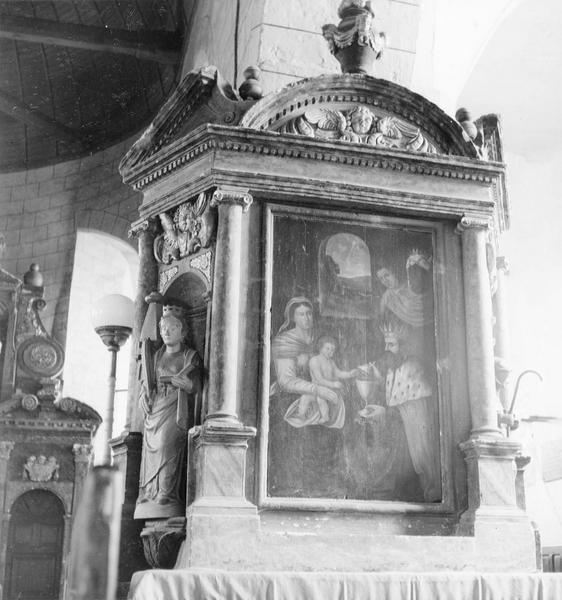 retable du pilier sud, 2 statues : Sainte Barbe, Sainte Opportune, tableau : L'Adoration des Mages, vue générale