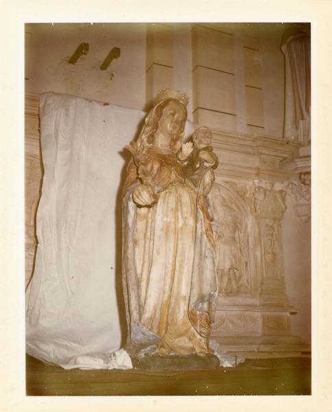 statue : Vierge à l'Enfant, vue générale