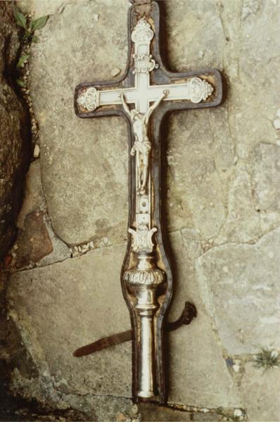 croix de procession et son étui, vue générale