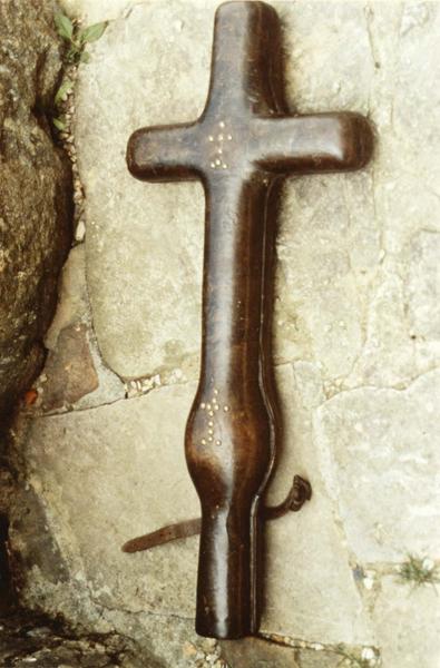 croix de procession et son étui, vue générale