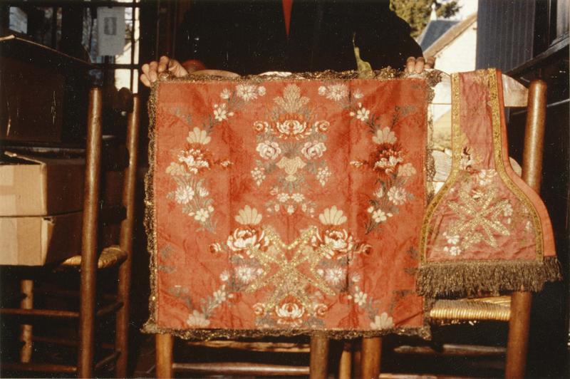 étole, manipule, vue générale