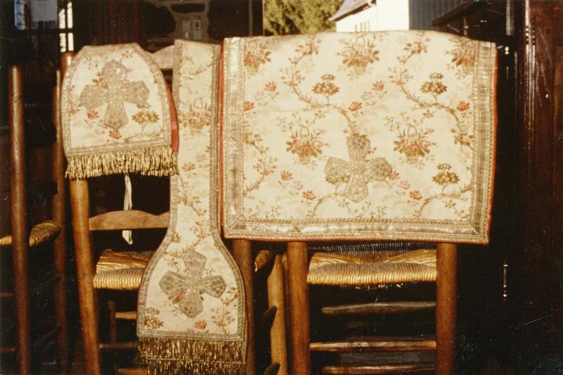 étole, manipule, vue générale