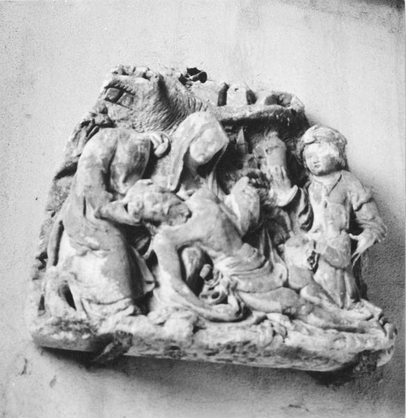 bas-relief : Vierge de Pitié, vue générale - © Ministère de la Culture (France), Médiathèque du patrimoine et de la photographie (objets mobiliers), tous droits réservés