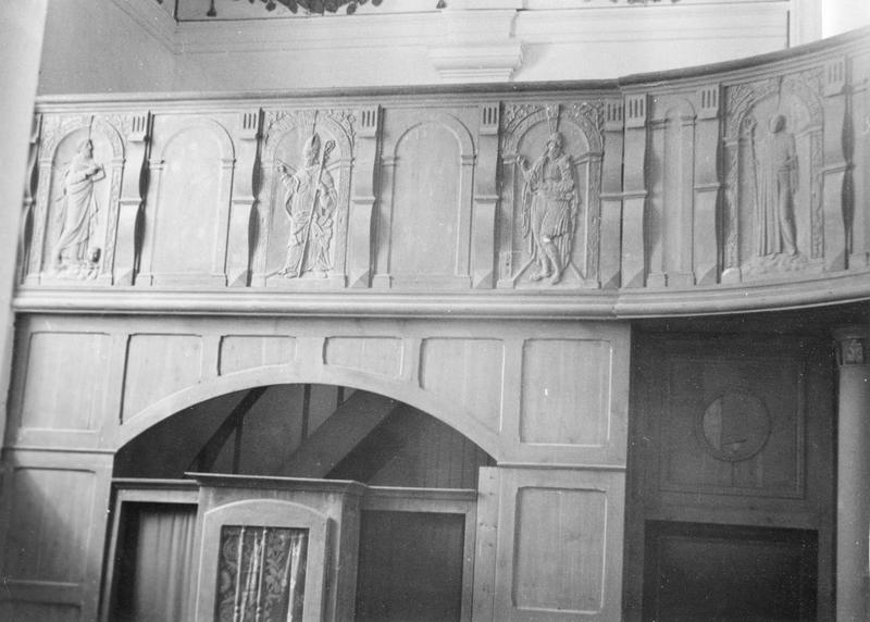 tribune, vue partielle - © Ministère de la Culture (France), Médiathèque du patrimoine et de la photographie (objets mobiliers), tous droits réservés