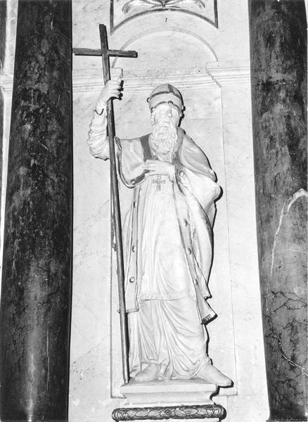 statue du retable du maître-autel : saint Rémy, vue générale