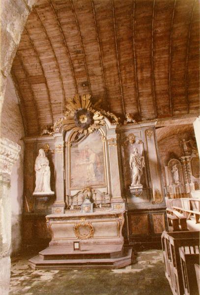 autel du croisillon nord, tabernacle, retable, tableau : Sainte Anne et la Vierge, vue générale - © Ministère de la Culture (France), Médiathèque du patrimoine et de la photographie (objets mobiliers), tous droits réservés