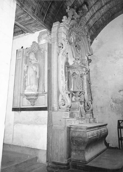 autel du croisillon sud, tabernacle, retable, statues : Saint Pierre, vue générale