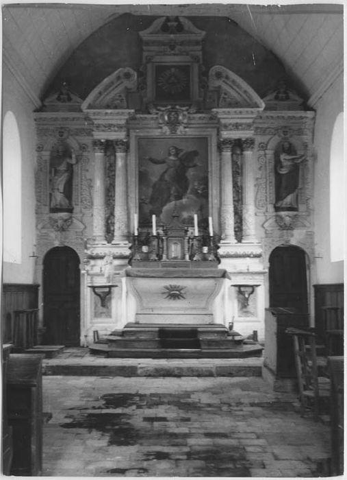 retable du maître-autel, tableau : Assomption et deux statues : Saint Pierre et Saint Paul - © Ministère de la Culture (France), Médiathèque du patrimoine et de la photographie, Tous droits réservés