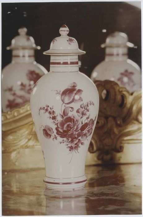 paire de vases décoratifs (potiches) - © Ministère de la Culture (France), Médiathèque du patrimoine et de la photographie, Tous droits réservés