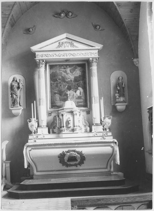 retable latéral, tableau : Assomption, tabernacle, statue : Vierge à l'Enfant et groupe sculpté : Saint Léonard et un captif - © Ministère de la Culture (France), Médiathèque du patrimoine et de la photographie, Tous droits réservés