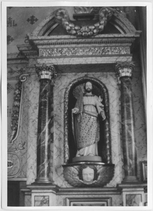 retable du maître-autel, tabernacle et deux statues : Vierge à l'Enfant et Saint Joseph - © Ministère de la Culture (France), Médiathèque du patrimoine et de la photographie, Tous droits réservés