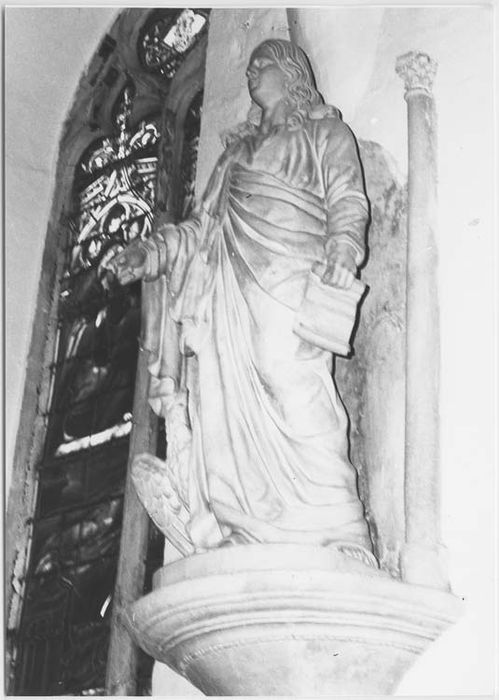 statue : Saint Mathieu