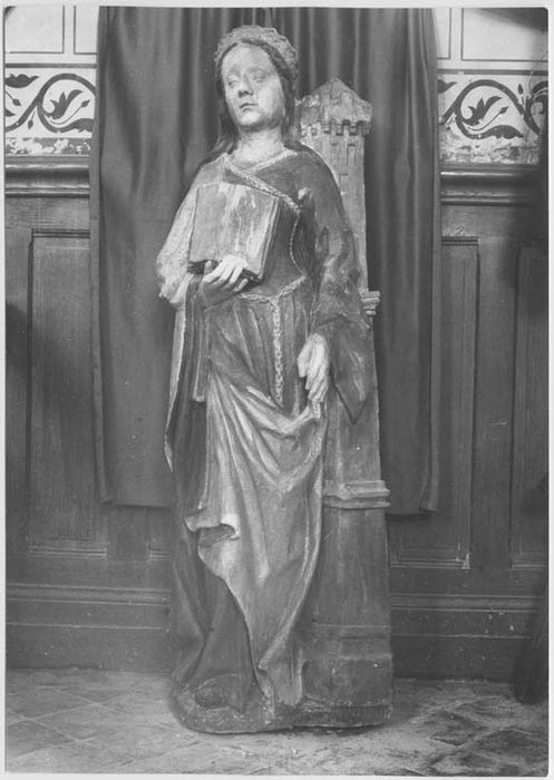 statue : Sainte Barbe