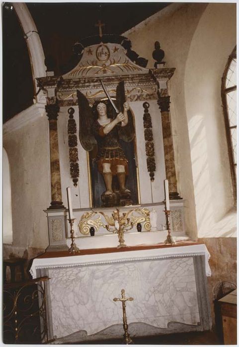 autel de Saint-Michel, retable et statue : Saint Michel - © Ministère de la Culture (France), Médiathèque du patrimoine et de la photographie, Tous droits réservés