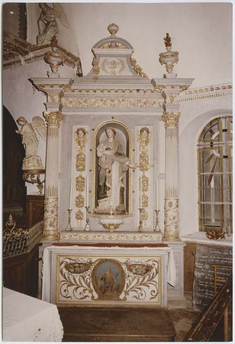 autel, retable et statue : Sainte Barbe - © Ministère de la Culture (France), Médiathèque du patrimoine et de la photographie, Tous droits réservés