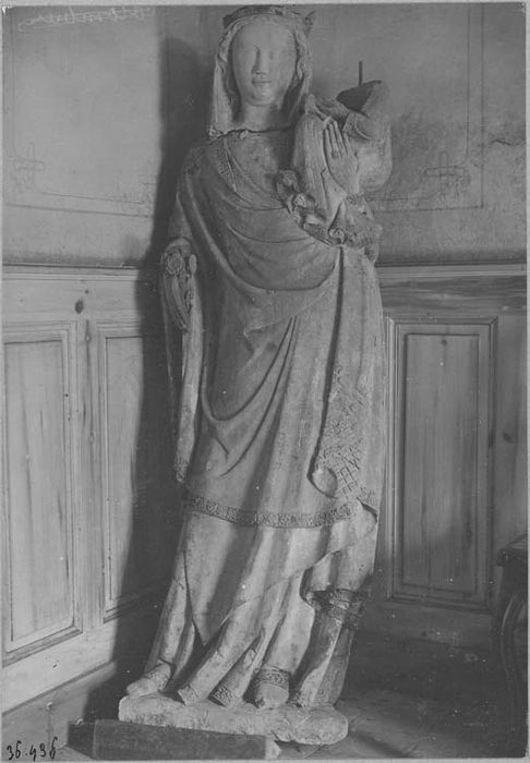 statue : Vierge à l'Enfant