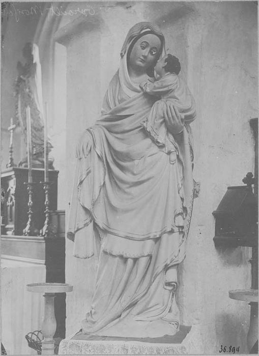 statue : Vierge à l'Enfant