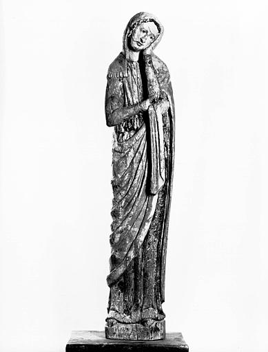 Statue en bois polychromé : Vierge de calvaire