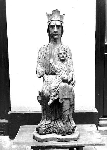 Statue en bois : Vierge à l'Enfant en Majesté - © Ministère de la Culture (France), Médiathèque du patrimoine et de la photographie, diffusion RMN-GP