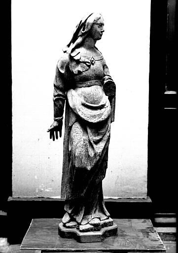 Statue en bois : sainte Marguerite - © Ministère de la Culture (France), Médiathèque du patrimoine et de la photographie, diffusion RMN-GP