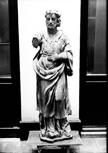 Statue en bois d'un saint : face - © Ministère de la Culture (France), Médiathèque du patrimoine et de la photographie, diffusion RMN-GP