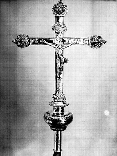 Croix processionnelle en argent - © Ministère de la Culture (France), Médiathèque du patrimoine et de la photographie, diffusion RMN-GP