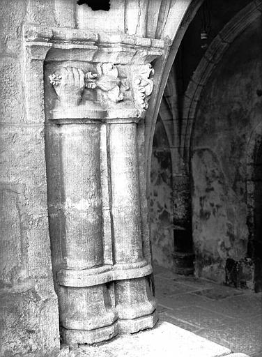 Cloître : Pile angulaire de la galerie nord (supposé)