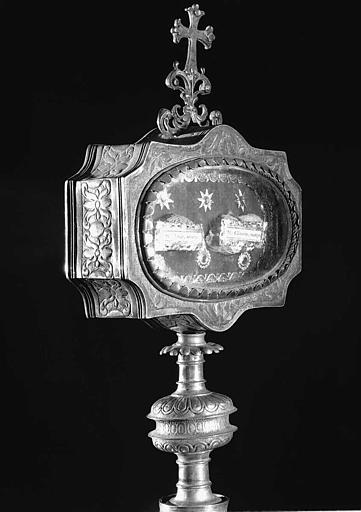 Reliquaire pédiculé à monstrance, en vermeil (trois-quarts postérieur) - © Ministère de la Culture (France), Médiathèque du patrimoine et de la photographie, diffusion RMN-GP