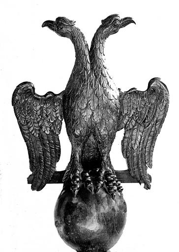 Lutrin à aigle bicéphale, en bois sculpté (aigle)