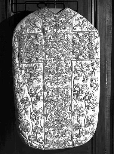 Chasuble n° 1 avec broderies de paille (ensemble)