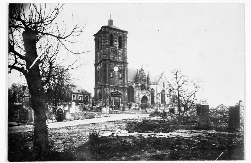 Vue d'ensemble avec l'église