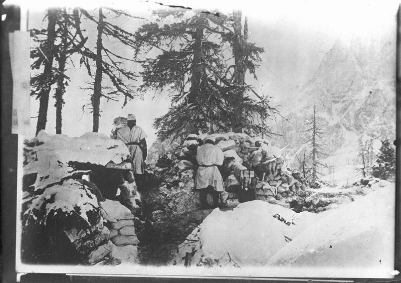 Front du Tyrol. Avant-poste austro-hongrois dans une tranchée organisée