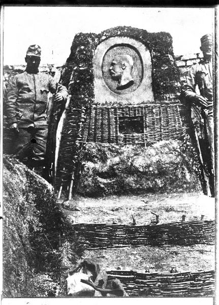 Buste de l'empereur François-Joseph fabriqué par un pionnier austro-hongrois [dans un campement]
