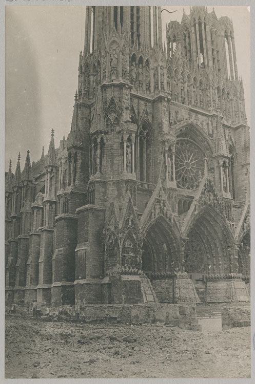 Façade nord-ouest ; Protection des ébrasements par des sacs de terre